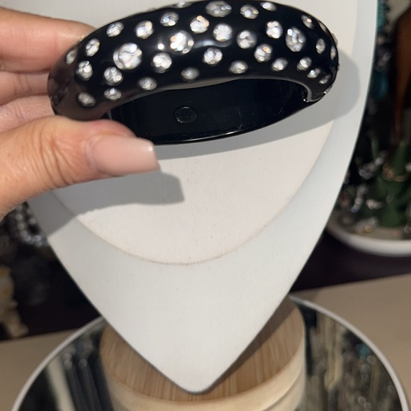 Kenneth Jay Lane clamp rhinestone Bracelet - Picture 2 of 4